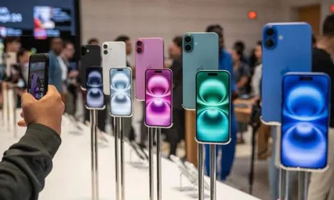 Người Mỹ đổ xô đi mua iPhone