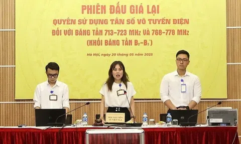 Băng tần 'kim cương' 700 MHz cho 5G có chủ